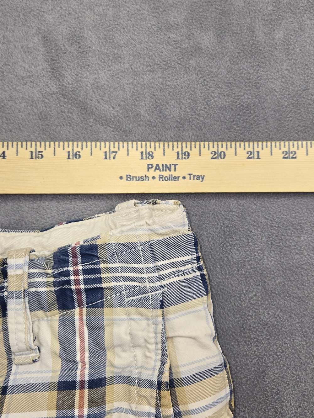 Abercrombie & Fitch Men's Plaid Cargo Shorts - Cream, Blue & Tan - Picture 5 of 10